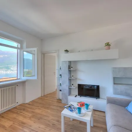Casa Quattro Luci * Tronzano Lago Maggiore